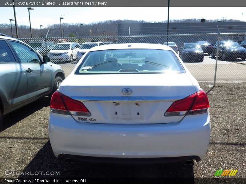 Blizzard White Pearl / Ivory 2011 Toyota Avalon Limited
