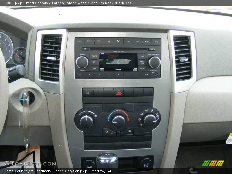 Stone White / Medium Khaki/Dark Khaki 2009 Jeep Grand Cherokee Laredo