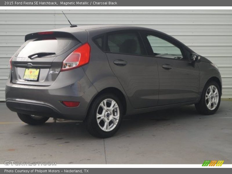 Magnetic Metallic / Charcoal Black 2015 Ford Fiesta SE Hatchback