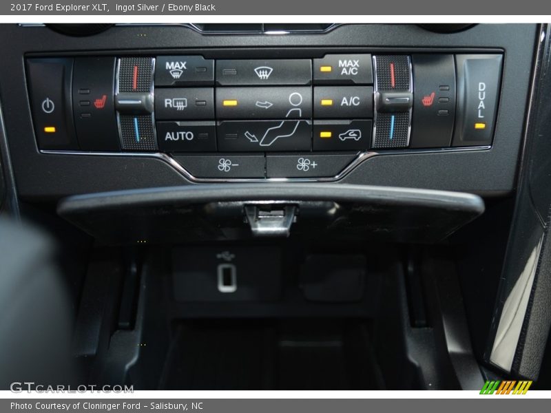 Ingot Silver / Ebony Black 2017 Ford Explorer XLT