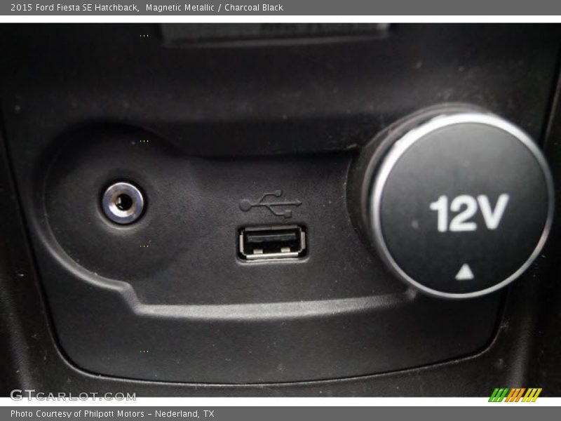 Magnetic Metallic / Charcoal Black 2015 Ford Fiesta SE Hatchback