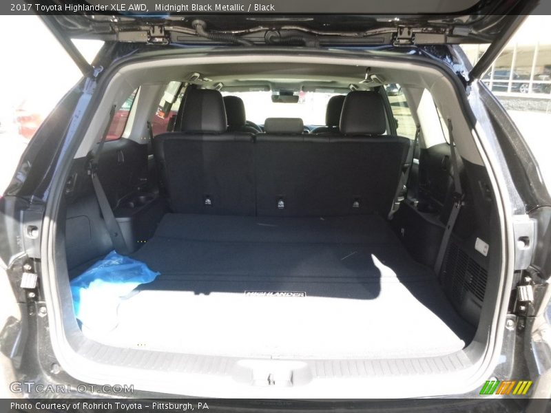 Midnight Black Metallic / Black 2017 Toyota Highlander XLE AWD