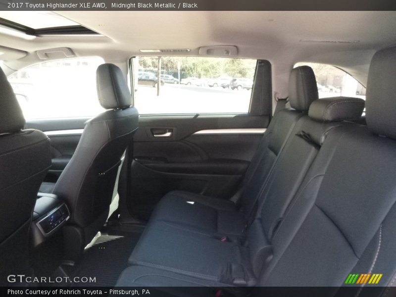 Midnight Black Metallic / Black 2017 Toyota Highlander XLE AWD