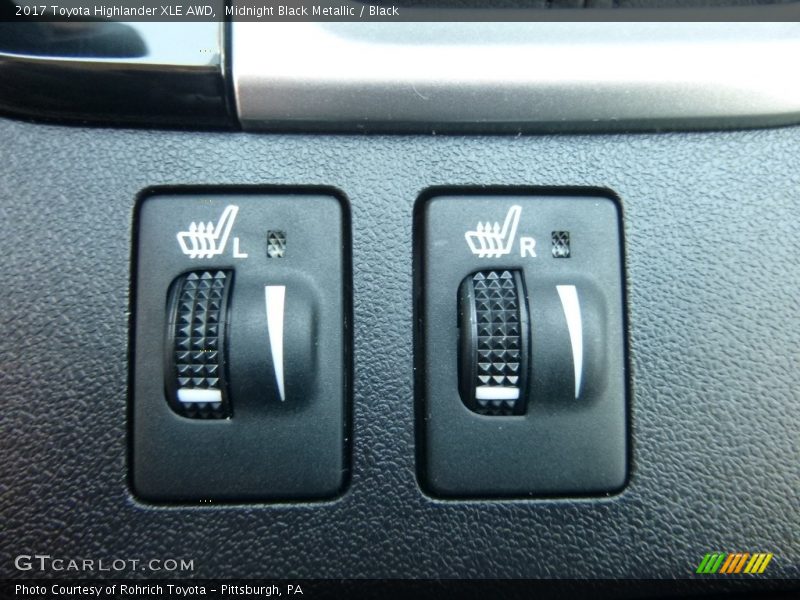 Midnight Black Metallic / Black 2017 Toyota Highlander XLE AWD