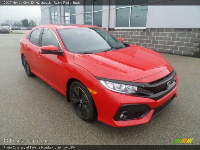 Front 3/4 View of 2017 Civic EX Hatchback