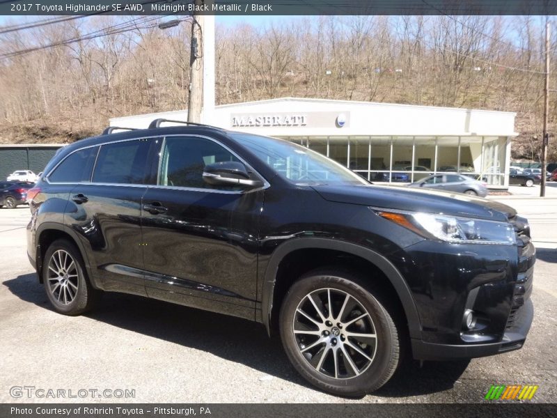 Midnight Black Metallic / Black 2017 Toyota Highlander SE AWD