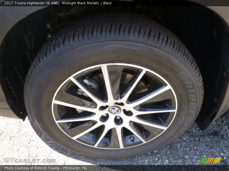 Midnight Black Metallic / Black 2017 Toyota Highlander SE AWD