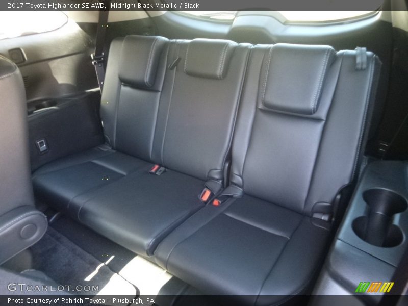 Midnight Black Metallic / Black 2017 Toyota Highlander SE AWD