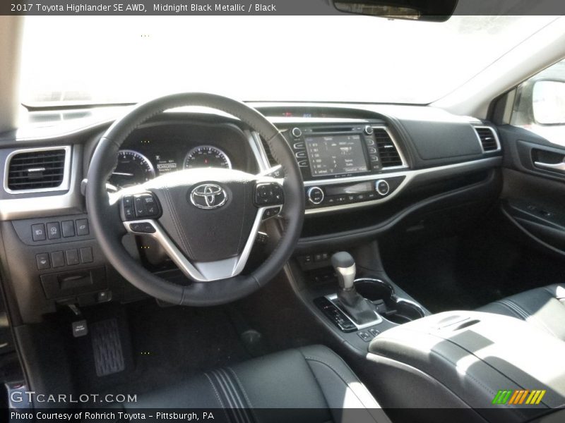Midnight Black Metallic / Black 2017 Toyota Highlander SE AWD