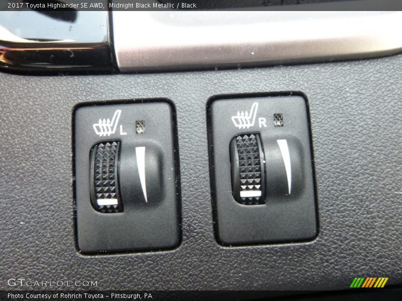 Midnight Black Metallic / Black 2017 Toyota Highlander SE AWD