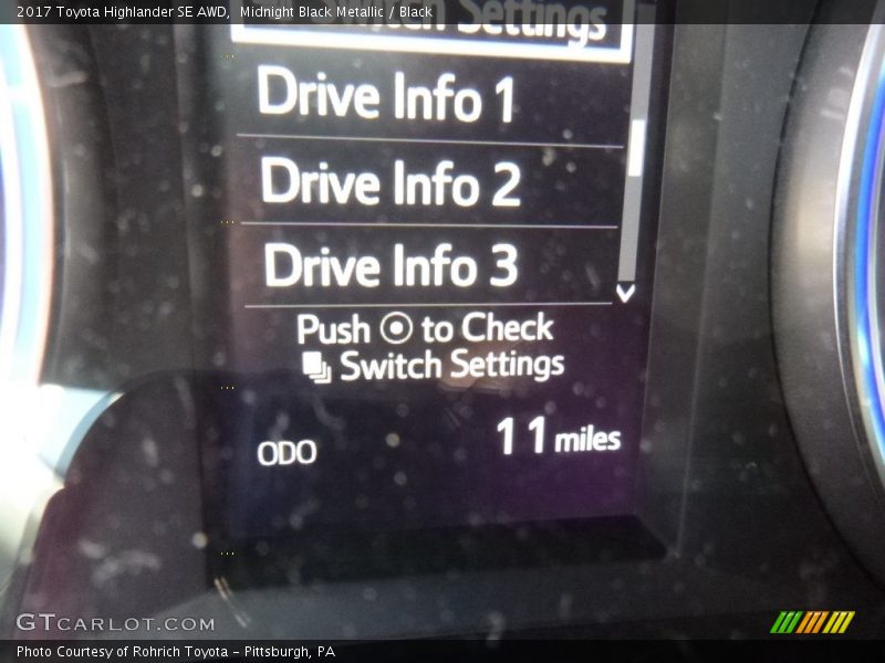 Midnight Black Metallic / Black 2017 Toyota Highlander SE AWD