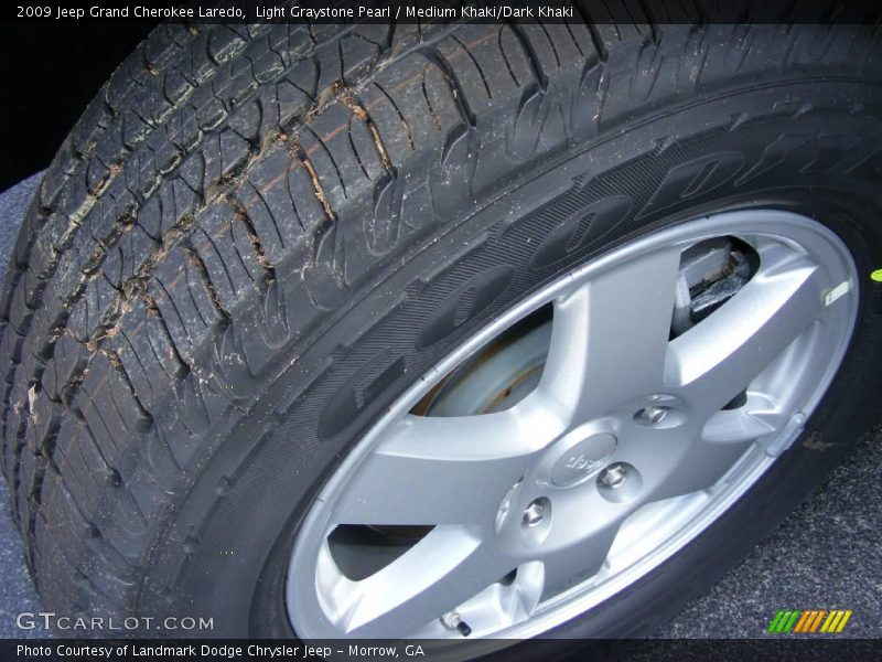 Light Graystone Pearl / Medium Khaki/Dark Khaki 2009 Jeep Grand Cherokee Laredo