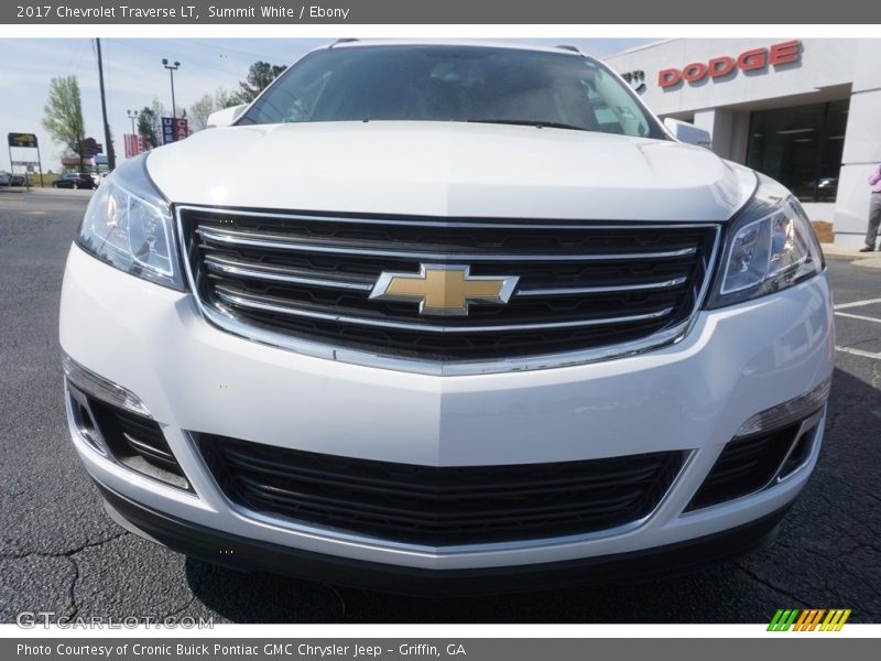 Summit White / Ebony 2017 Chevrolet Traverse LT