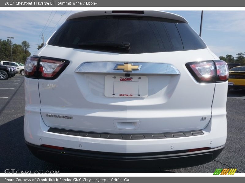 Summit White / Ebony 2017 Chevrolet Traverse LT