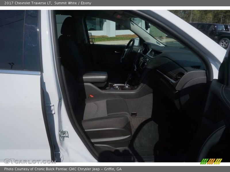 Summit White / Ebony 2017 Chevrolet Traverse LT