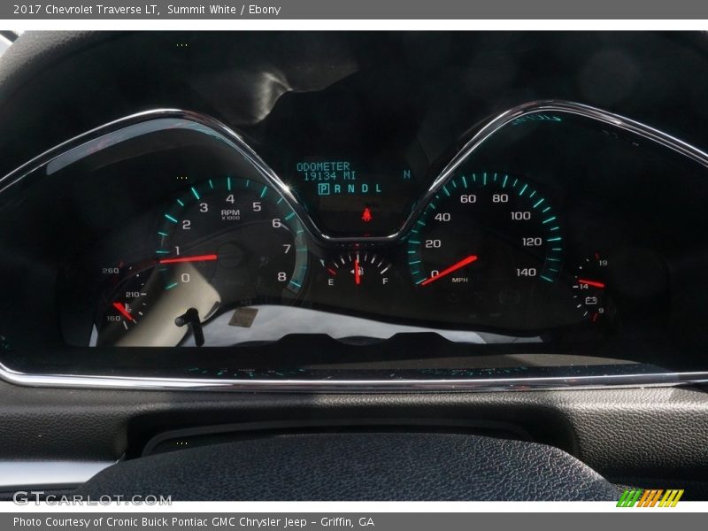 Summit White / Ebony 2017 Chevrolet Traverse LT