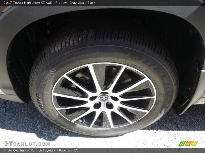 Predawn Gray Mica / Black 2017 Toyota Highlander SE AWD