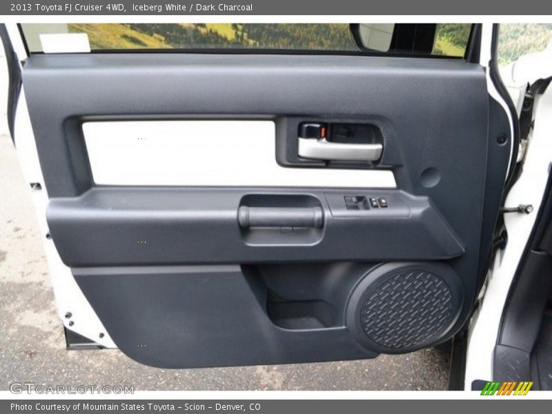 Iceberg White / Dark Charcoal 2013 Toyota FJ Cruiser 4WD