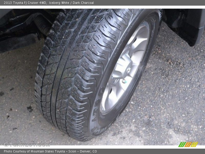 Iceberg White / Dark Charcoal 2013 Toyota FJ Cruiser 4WD