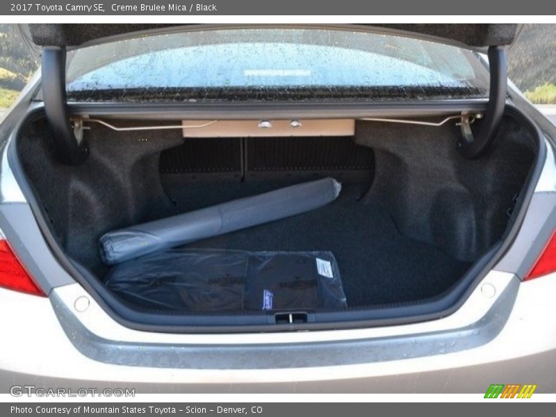 Creme Brulee Mica / Black 2017 Toyota Camry SE