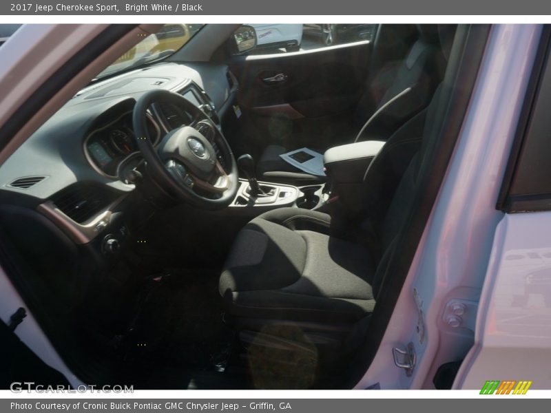 Bright White / Black 2017 Jeep Cherokee Sport