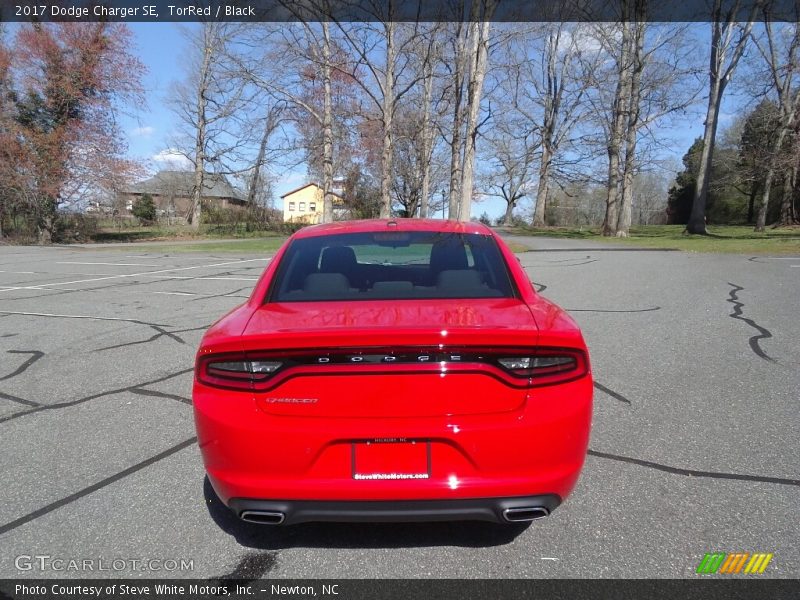 TorRed / Black 2017 Dodge Charger SE