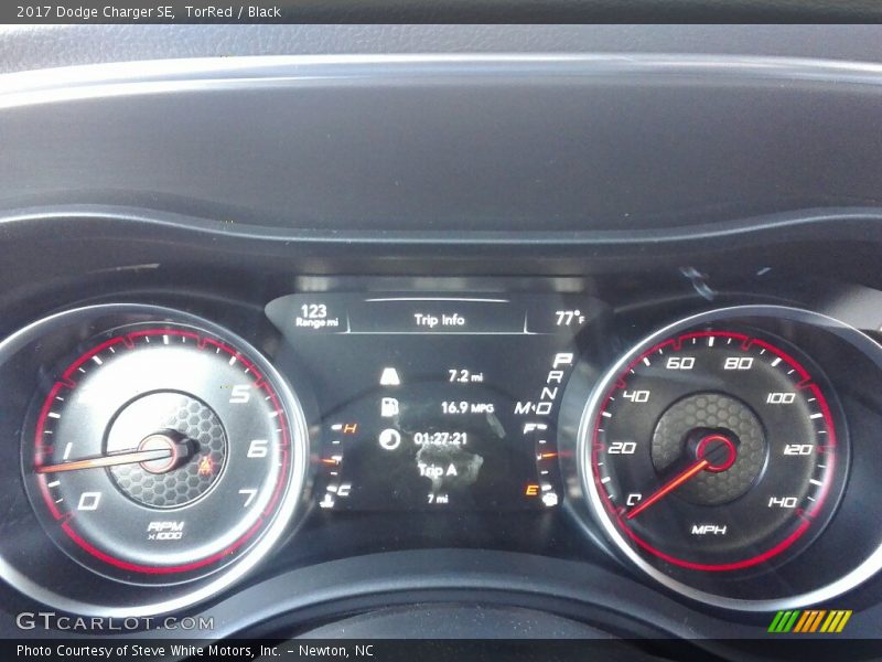 TorRed / Black 2017 Dodge Charger SE