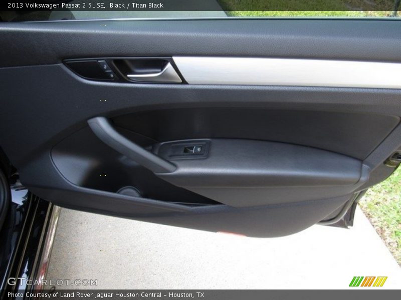 Black / Titan Black 2013 Volkswagen Passat 2.5L SE