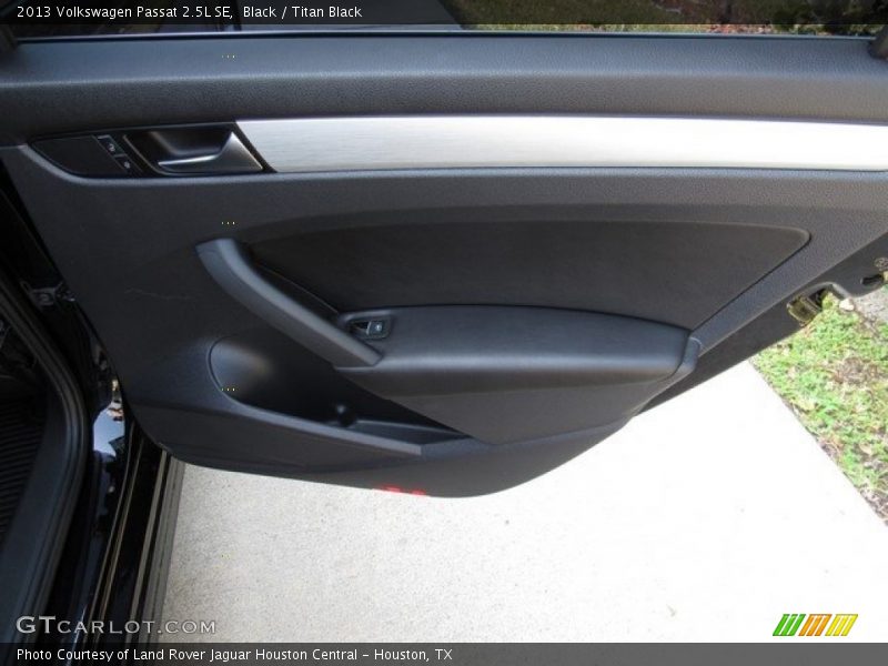 Black / Titan Black 2013 Volkswagen Passat 2.5L SE