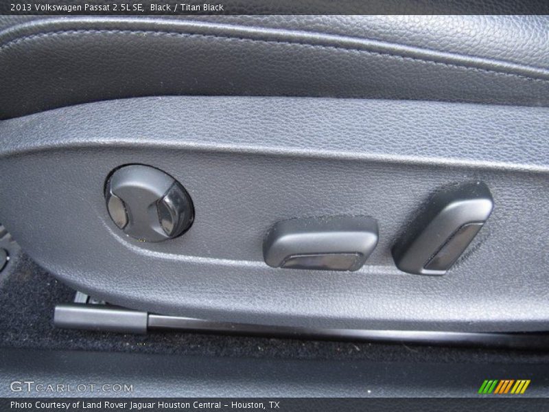 Black / Titan Black 2013 Volkswagen Passat 2.5L SE