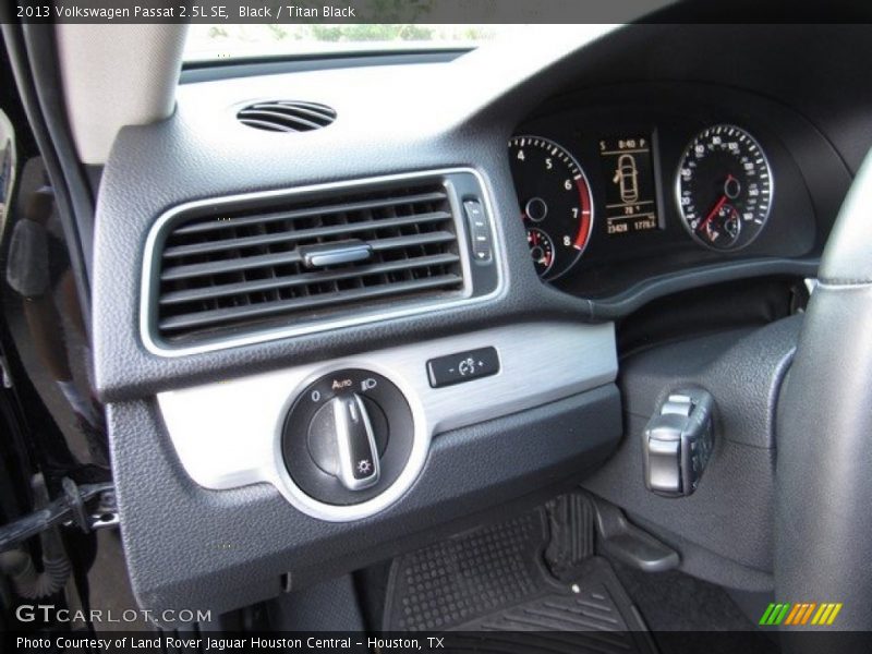 Black / Titan Black 2013 Volkswagen Passat 2.5L SE
