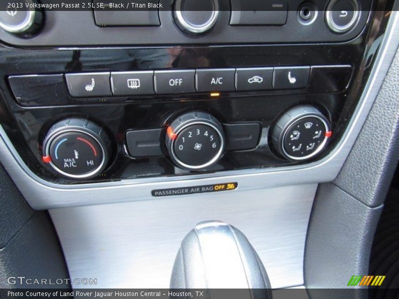 Black / Titan Black 2013 Volkswagen Passat 2.5L SE