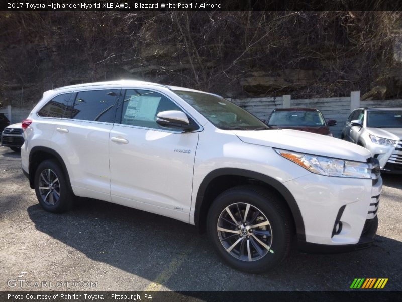Blizzard White Pearl / Almond 2017 Toyota Highlander Hybrid XLE AWD