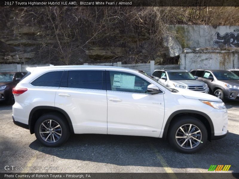 Blizzard White Pearl / Almond 2017 Toyota Highlander Hybrid XLE AWD