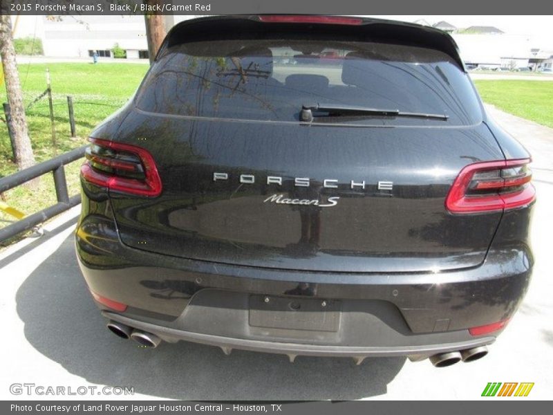 Black / Black/Garnet Red 2015 Porsche Macan S