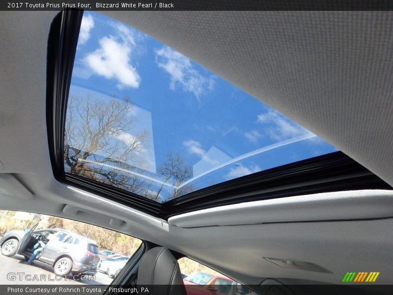 Blizzard White Pearl / Black 2017 Toyota Prius Prius Four