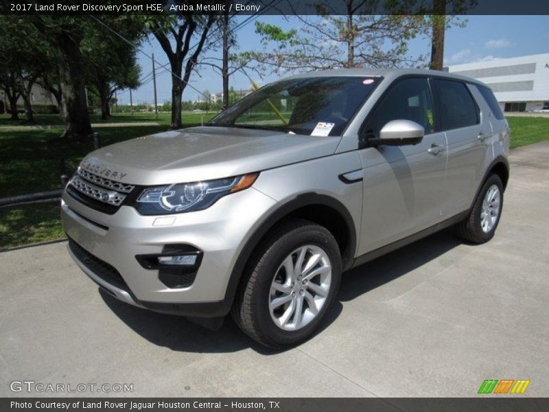 Front 3/4 View of 2017 Discovery Sport HSE