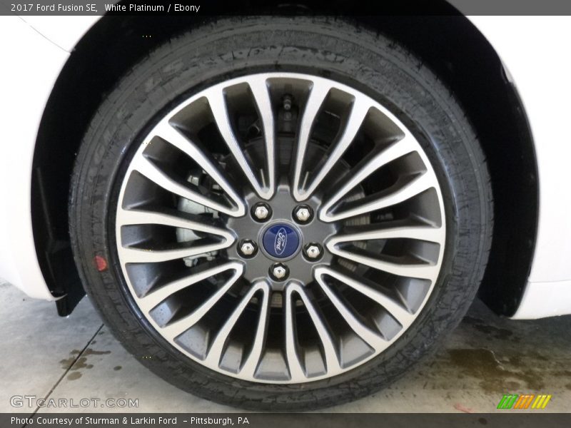 White Platinum / Ebony 2017 Ford Fusion SE