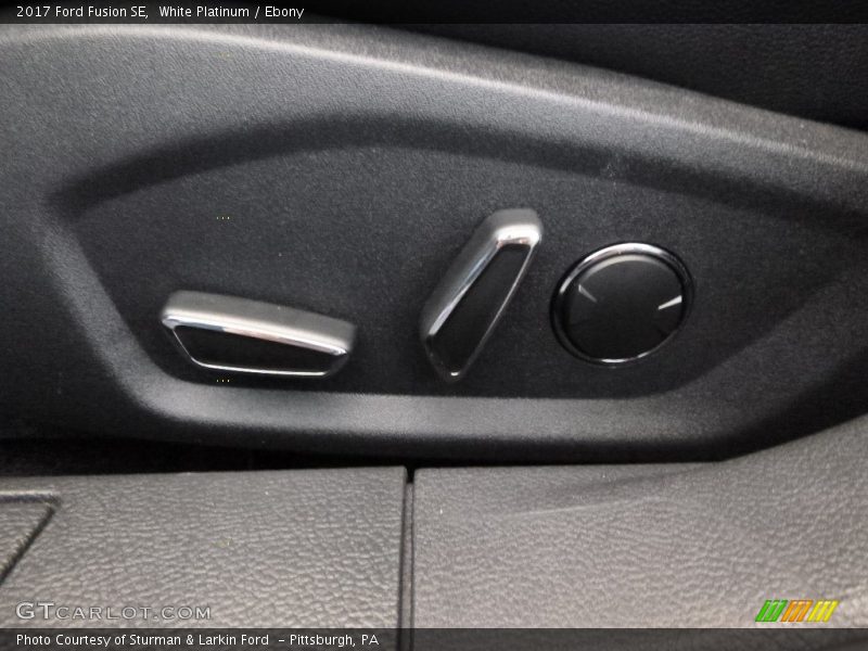 White Platinum / Ebony 2017 Ford Fusion SE