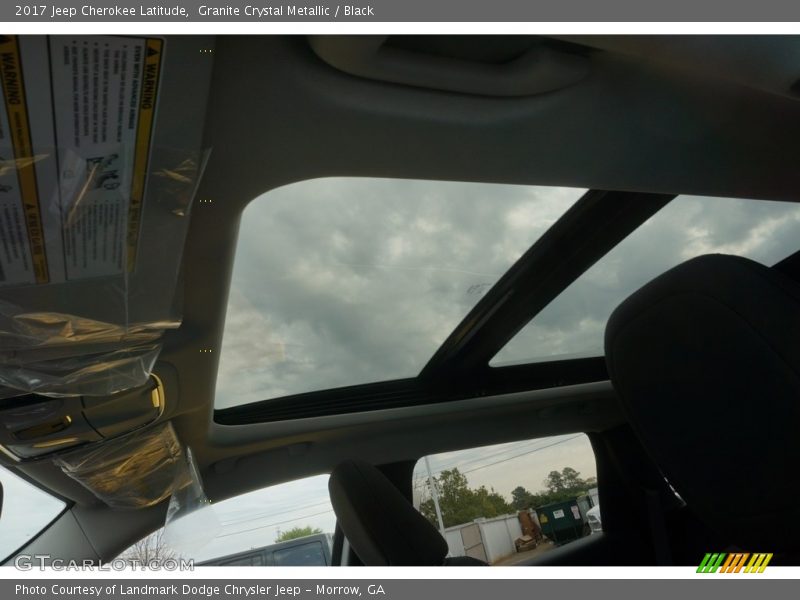 Granite Crystal Metallic / Black 2017 Jeep Cherokee Latitude