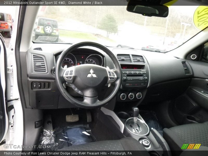 Diamond White / Black 2012 Mitsubishi Outlander Sport SE 4WD