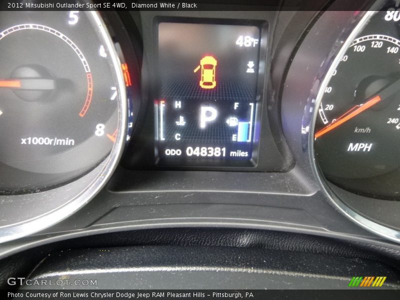 Diamond White / Black 2012 Mitsubishi Outlander Sport SE 4WD