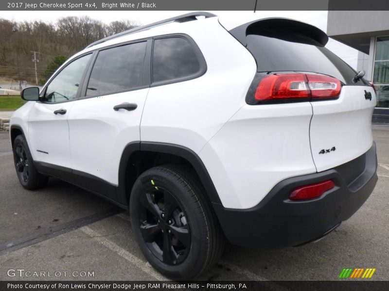 Bright White / Black 2017 Jeep Cherokee Sport 4x4