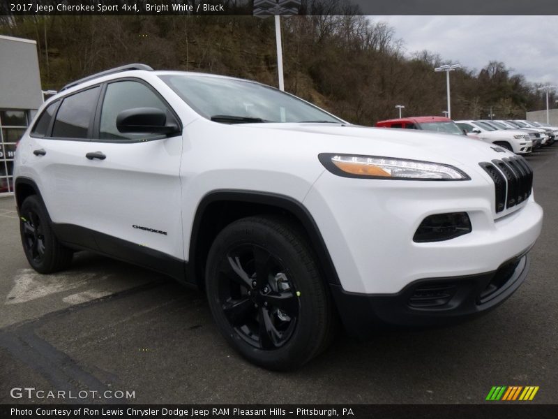 Front 3/4 View of 2017 Cherokee Sport 4x4
