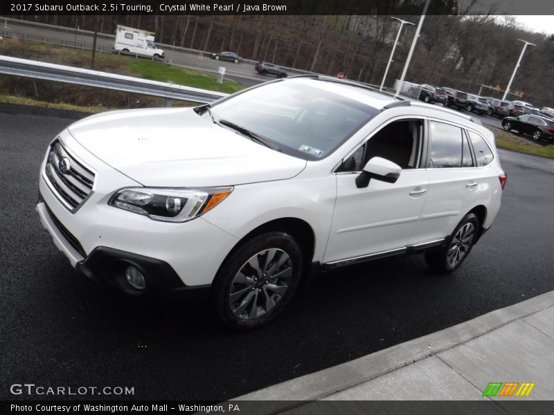 Front 3/4 View of 2017 Outback 2.5i Touring