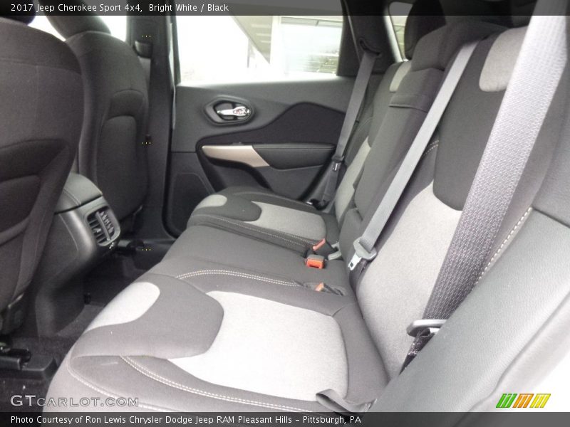 Bright White / Black 2017 Jeep Cherokee Sport 4x4