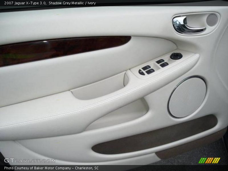 Shadow Grey Metallic / Ivory 2007 Jaguar X-Type 3.0
