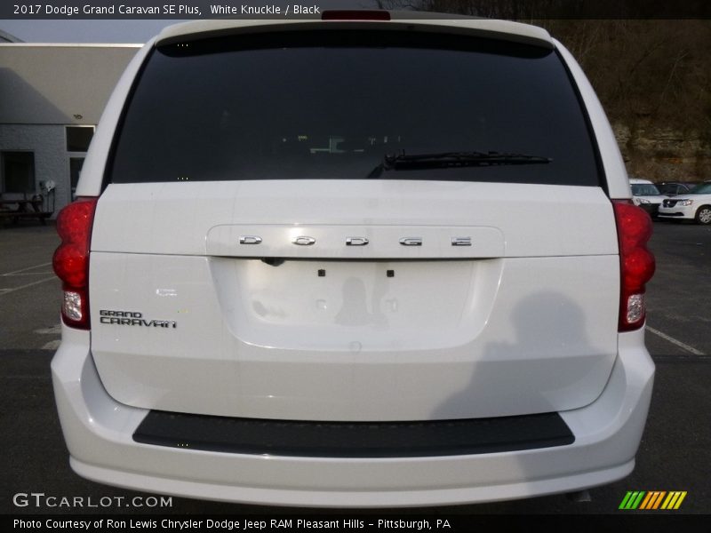 White Knuckle / Black 2017 Dodge Grand Caravan SE Plus