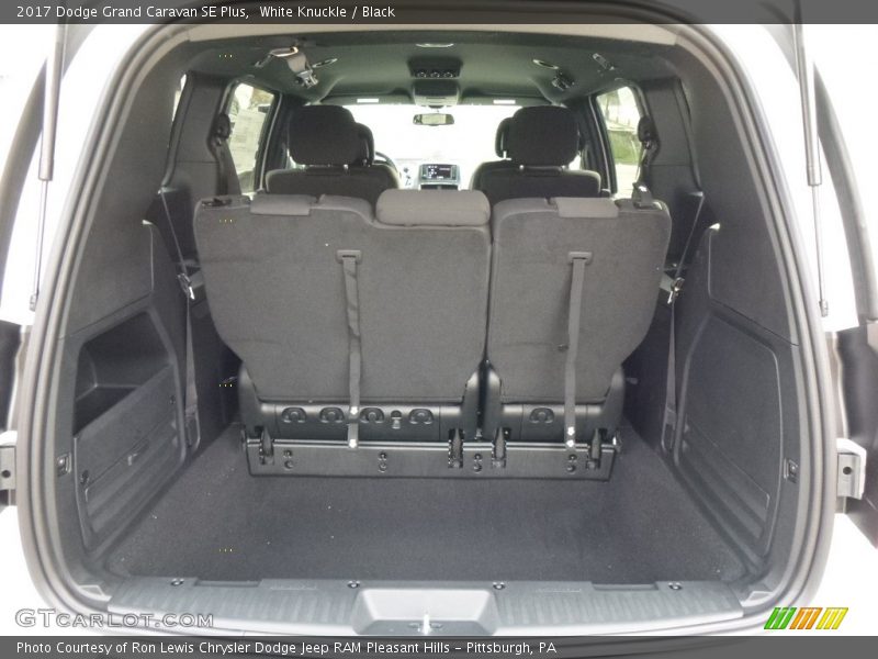 White Knuckle / Black 2017 Dodge Grand Caravan SE Plus