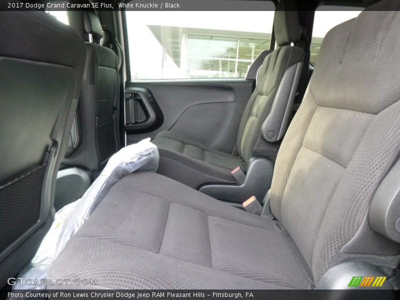 White Knuckle / Black 2017 Dodge Grand Caravan SE Plus